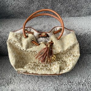 Micheal Kors tan shoulder bag